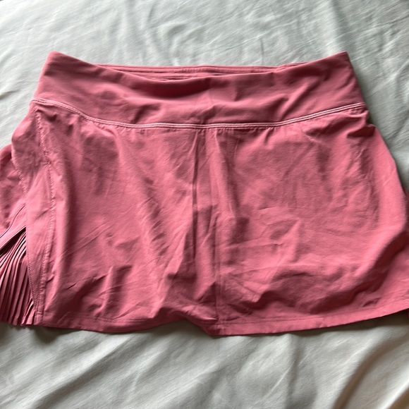 Lululemon tennis skirt - Picture 1 of 4